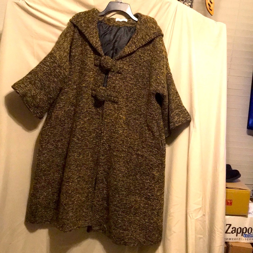 Jing Hiu women’s overcoat